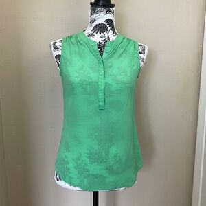 2/$20 Banana republic silk sleeveless blouse XS